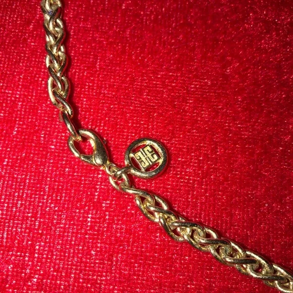 Tori Burch, chain - Picture 3 of 3